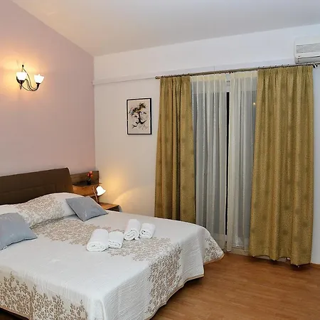 Anamarija * Makarska